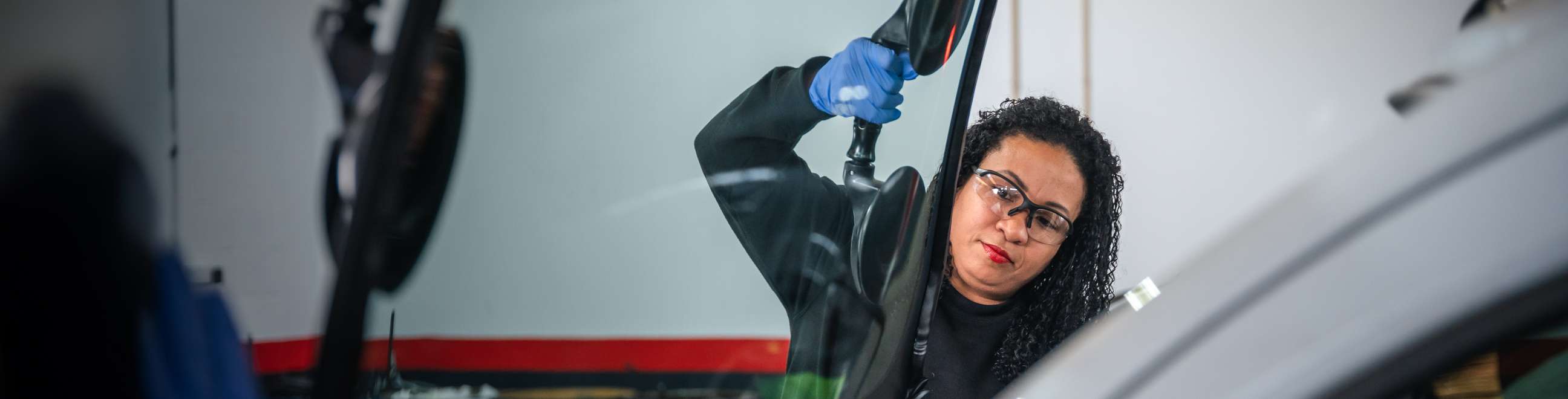 Tecnica carglass a substituir vidro da carglass